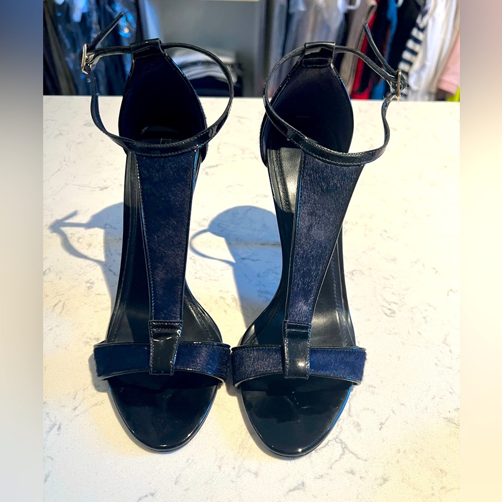 Burberry "Pony Willough" Sandal 37